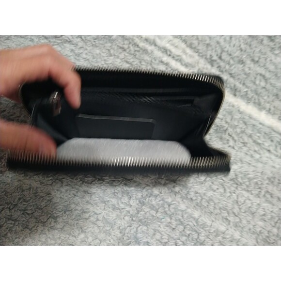 Guess Logo Zip Wallet Black Large - Picture 8 of 8